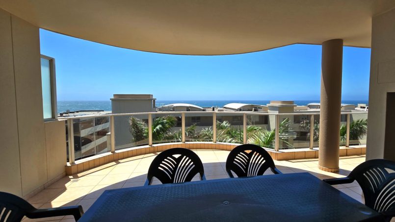 Santorini 102 B is a beautifully furnished self-catering holiday apartment in Margate, accommodating up to 6 guests. It offers stunning sea views and is ideal for couples and families seeking a relaxing getaway on the South Coast.