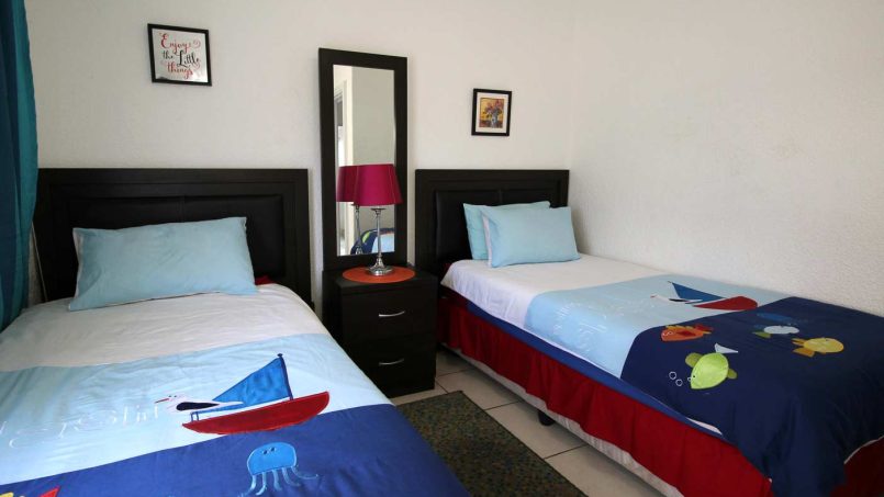 Margate self-catering holiday apartment overlooking the Margate Pier - Mahe 13 sleep 6.