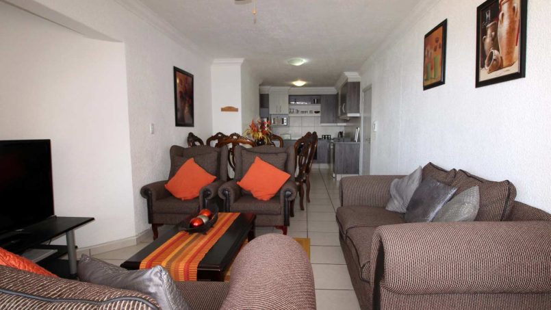 Margate self-catering holiday apartment overlooking the Margate Pier - Mahe 13 sleep 6.