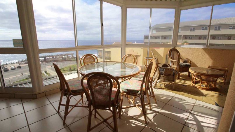 Margate self-catering holiday apartment overlooking the Margate Pier - Mahe 13 sleep 6.