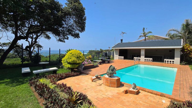Ground floor, 5 sleeper self-catering seafront holiday accommodation in Shelly Beach on the South Coast of KZN - Shelly Palms 1