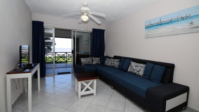 Enjoy your self-catering holiday in Shelly Palms 6 on the beach in Shelly Beach on the South Coast KZN.