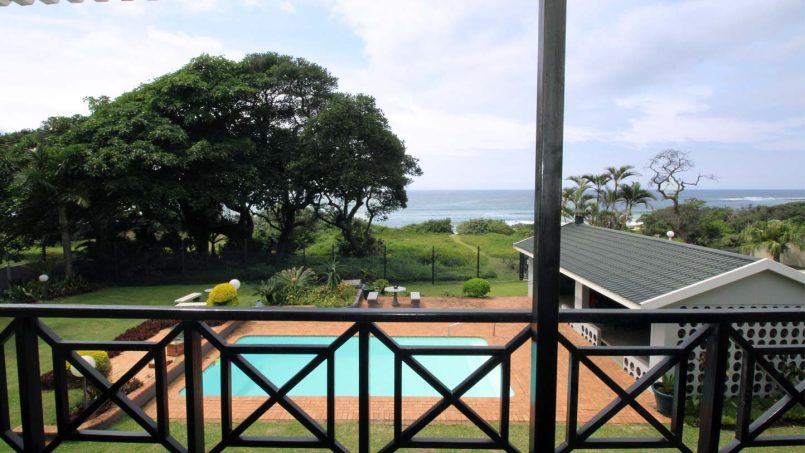Enjoy your self-catering holiday in Shelly Palms 6 on the beach in Shelly Beach on the South Coast KZN.