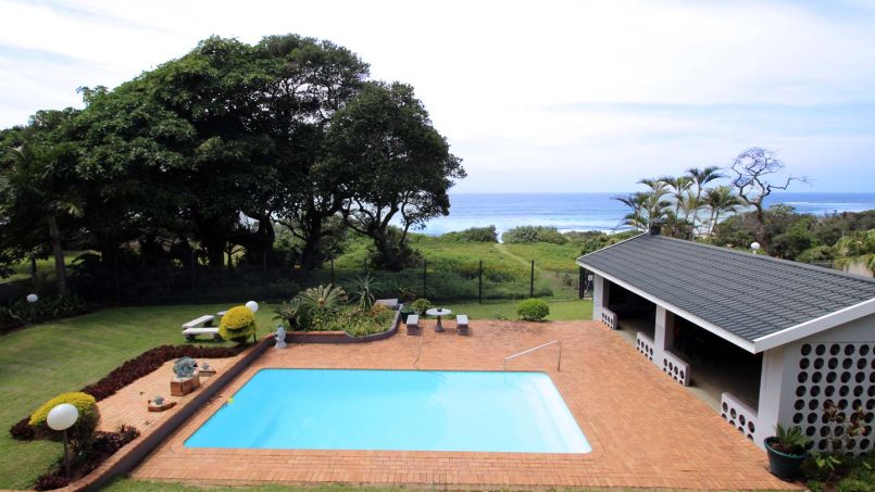 Enjoy your self-catering holiday in Shelly Palms 6 on the beach in Shelly Beach on the South Coast KZN.