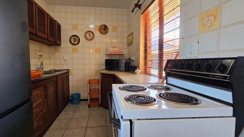 Kitchen – self-catering apartment Southcoast Seaview @ No 3 Bonamic