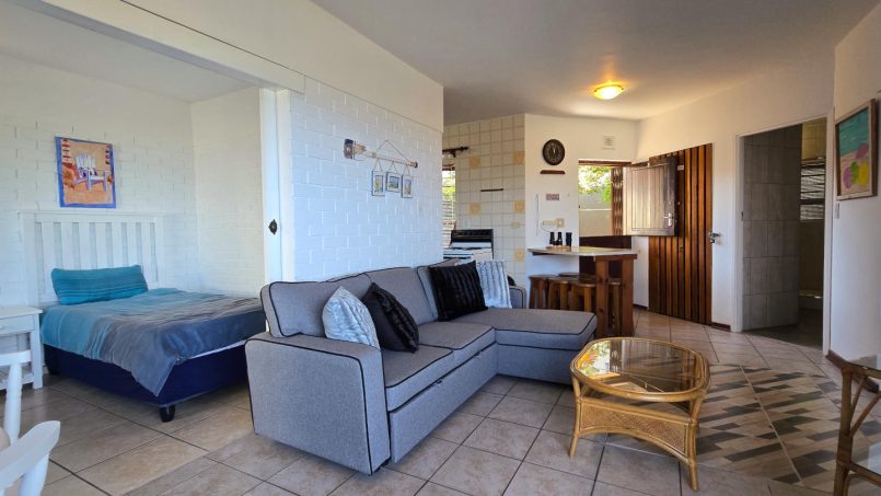 Southcoast Seaview @ No 3 Bonamic – lounge with sleeper couch for small children