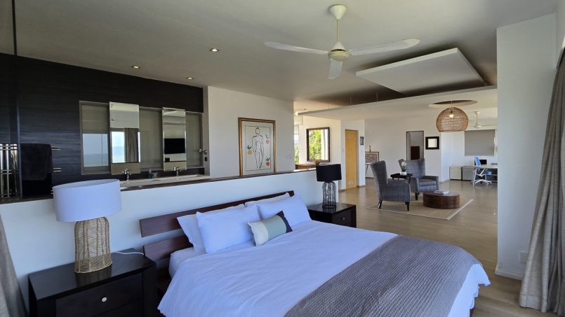 Strachan 2127 is a luxury holiday home in Ramsgate, located on the beachfront of Ramsgate Beach. This stunning sea-view rental in KwaZulu-Natal offers breathtaking ocean views, an infinity pool, and modern comforts—making it the perfect family-friendly getaway in South Africa.