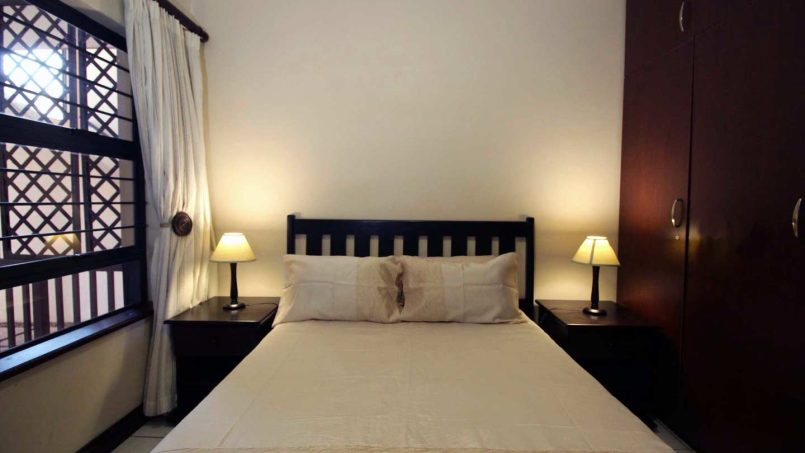 Uvongo self-catering accommodation for long weekends, Easter, July, September, October and December school holidays on the South Coast - Topanga 2