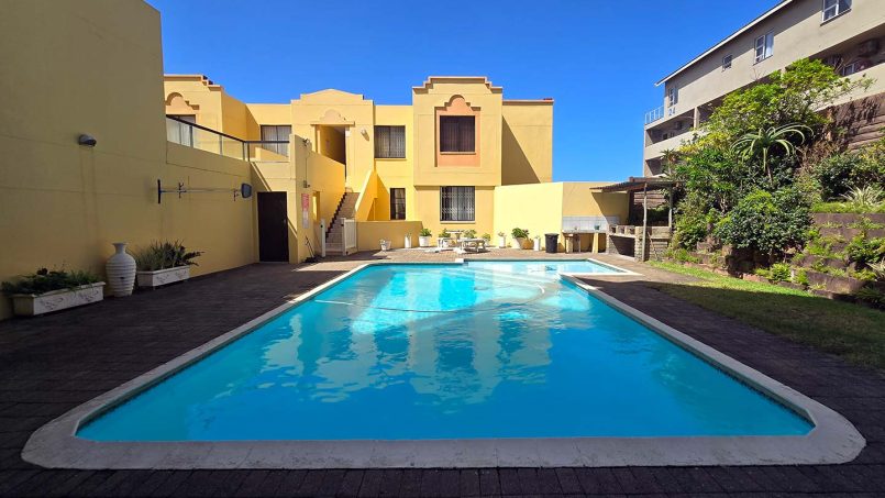 The big swimming pool at Margate Sun 11 holiday apartment with balcony overlooking Margate Pier and the sea, walking distance to Margate Beach