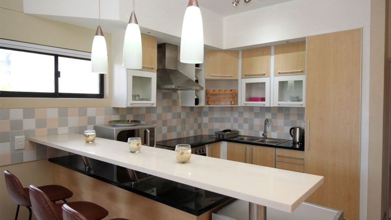 Whale Rock 16 is a 3 bedroom, 6 sleeper self-catering holiday flat in Margate on the South Coast of KZN - The breakfast bar.